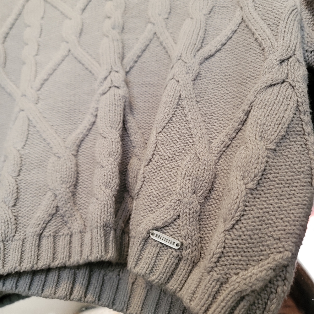 Cable knit turtleneck - Picture 3 of 4